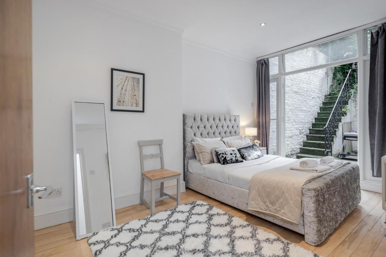 Nevern Square Earl's Court 2 Bed Apartment London