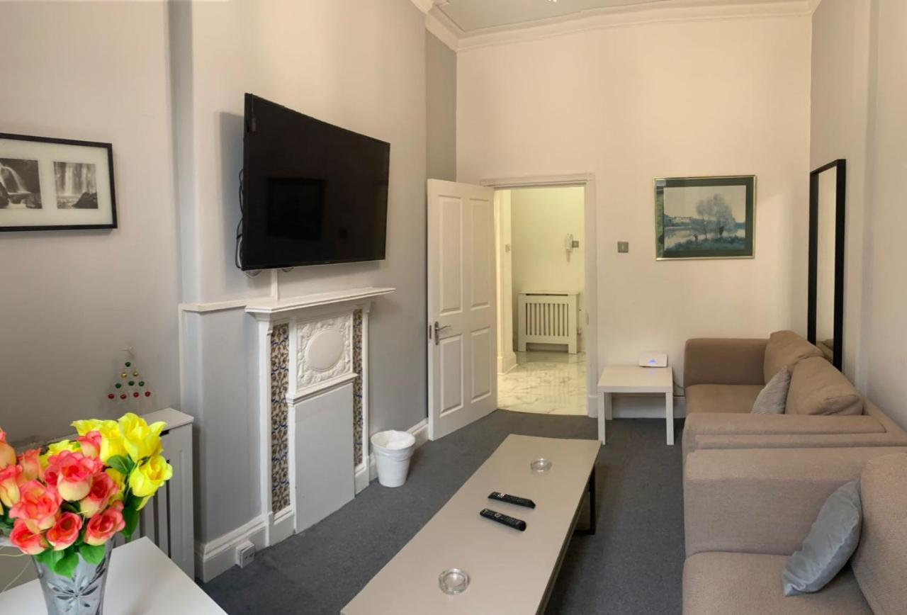 Maysa - Oxford Street Apartment