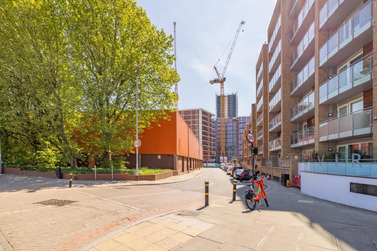 The Nine Elms Lane Arms - Stunning & Bright 2bdr Flat