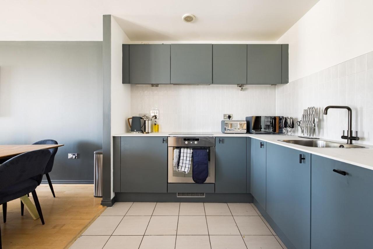 The Nine Elms Lane Arms - Stunning & Bright 2bdr Flat *