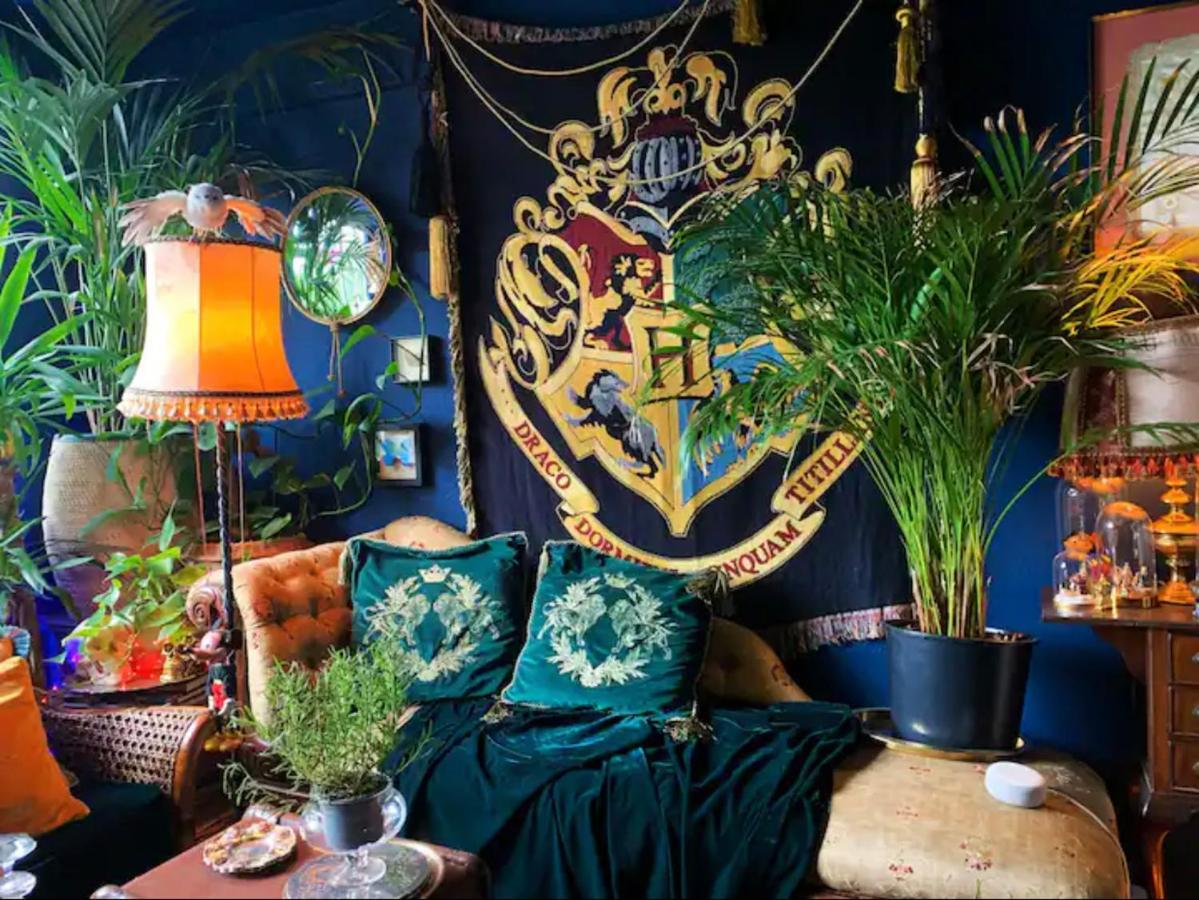 Magical Wizardry Flat In Apartment London