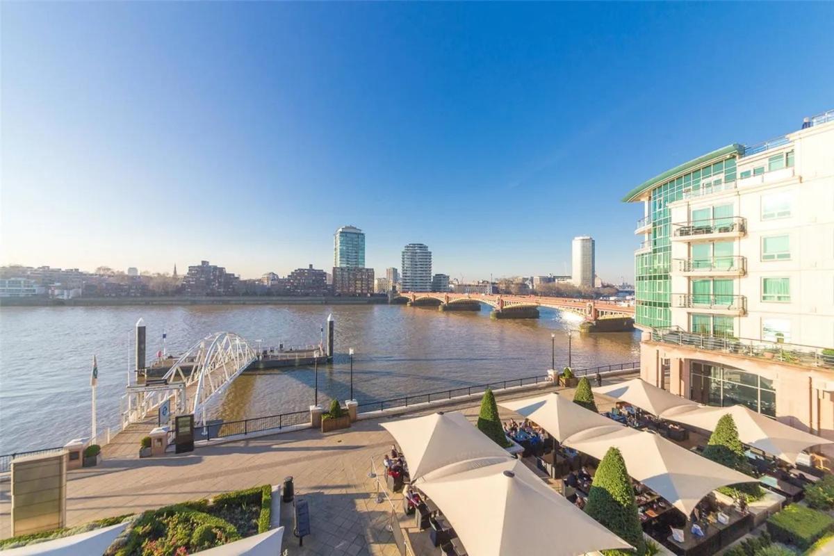 Apartment Panoramic Riverside Facing - 2 Bed - 2 Bath - 2 Balconies - In Nine Elms *