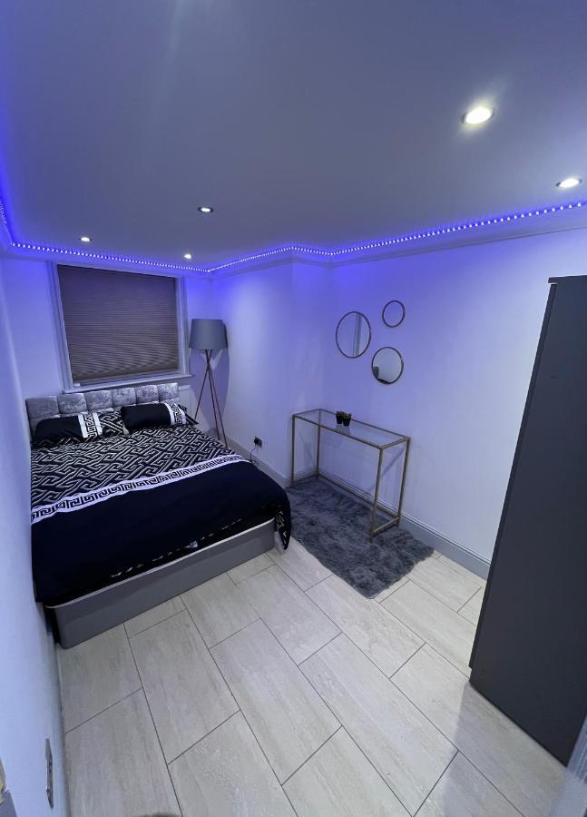Cosy Serviced 1 Bedroom In Apartamento *