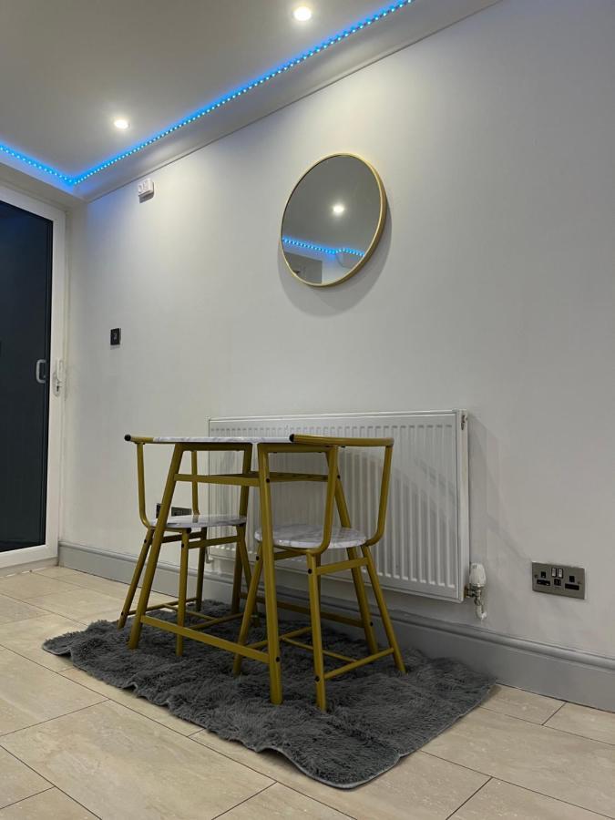 Cosy Serviced 1 Bedroom In Apartamento