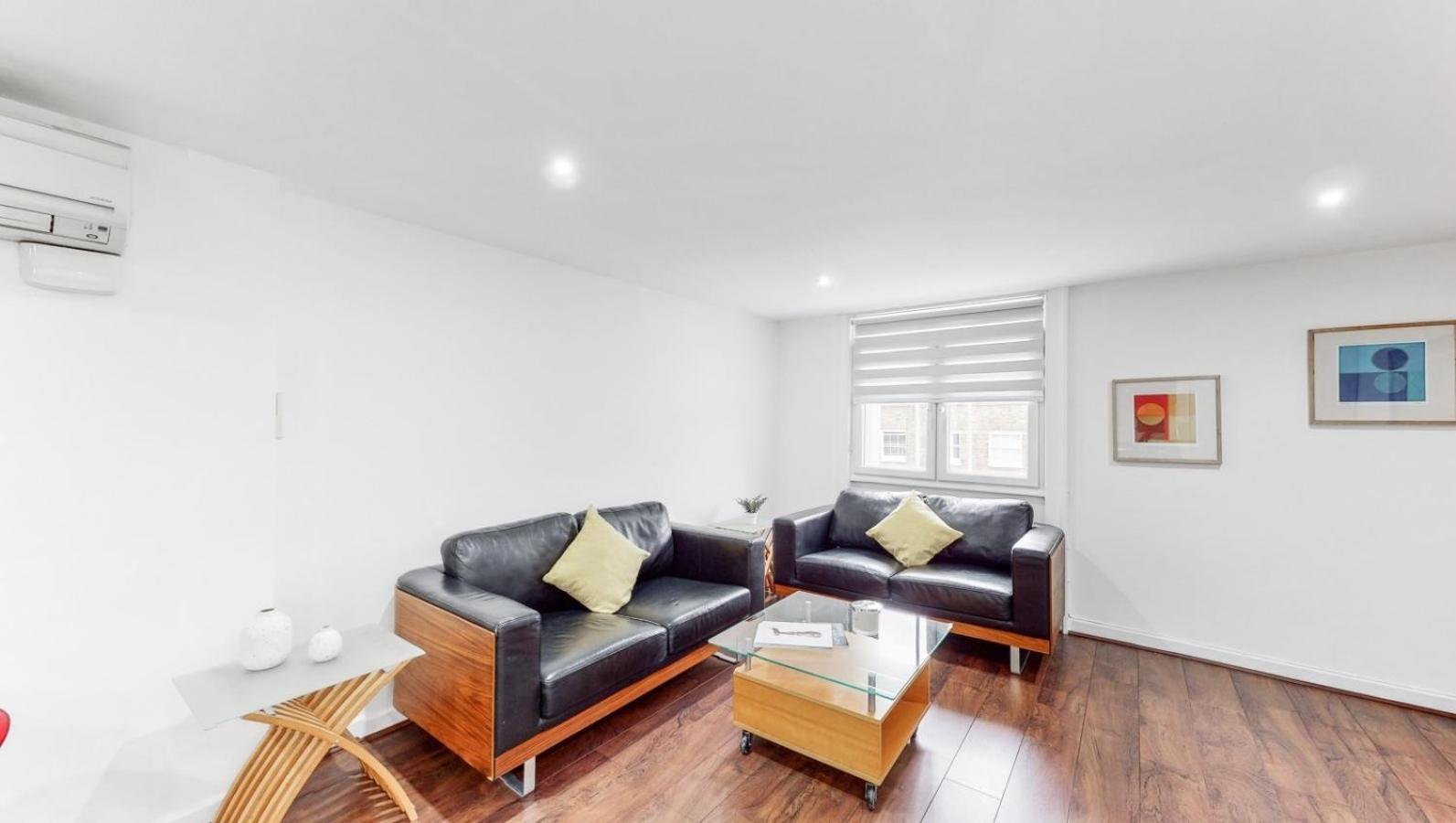 Baker Street Apartment *