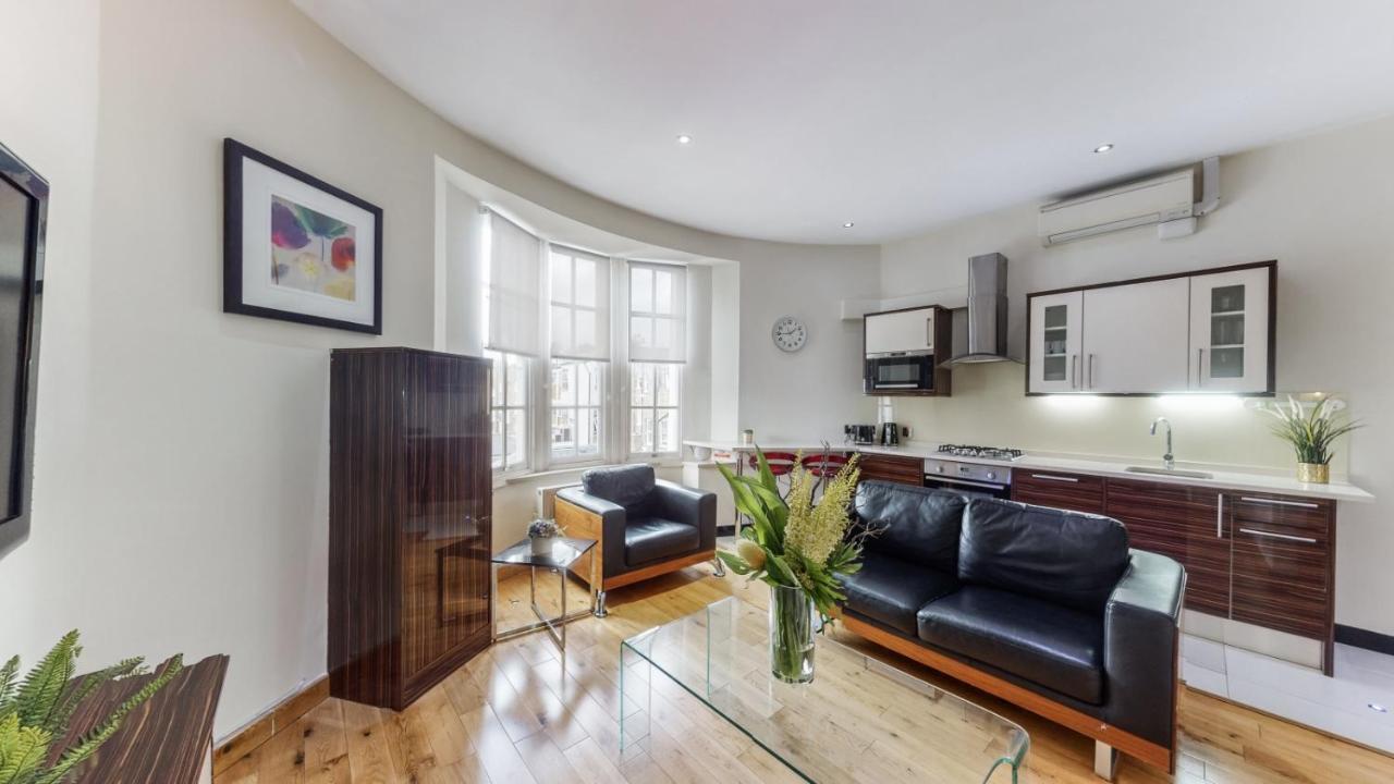 Baker Street Apartment *