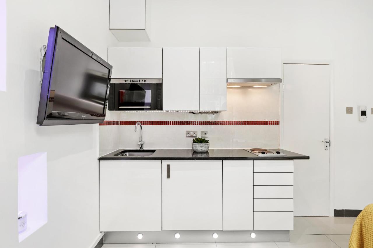 Baker Street Apartment