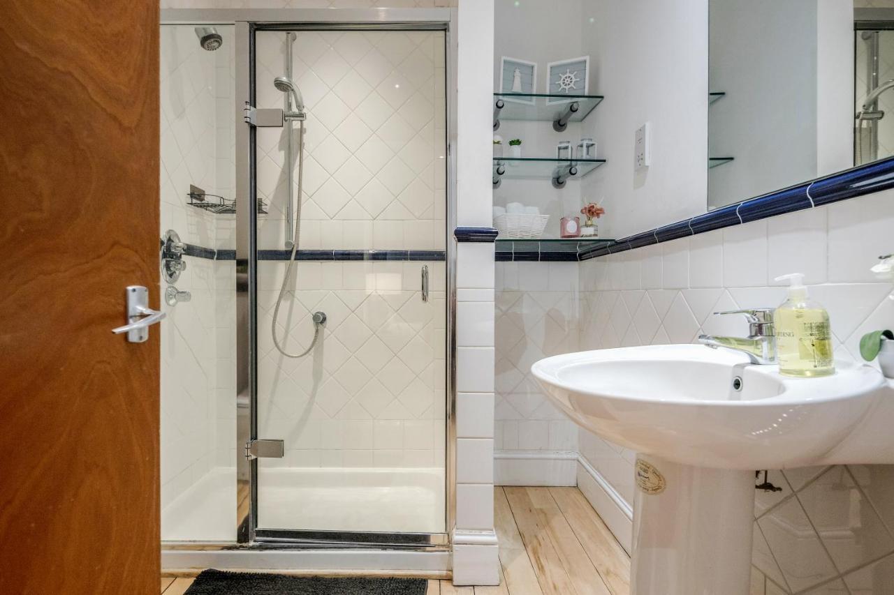 Nevern Square Earl's Court 2 Bed