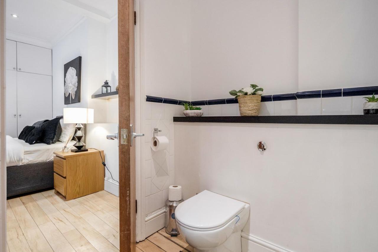 Nevern Square Earl's Court 2 Bed Apartment