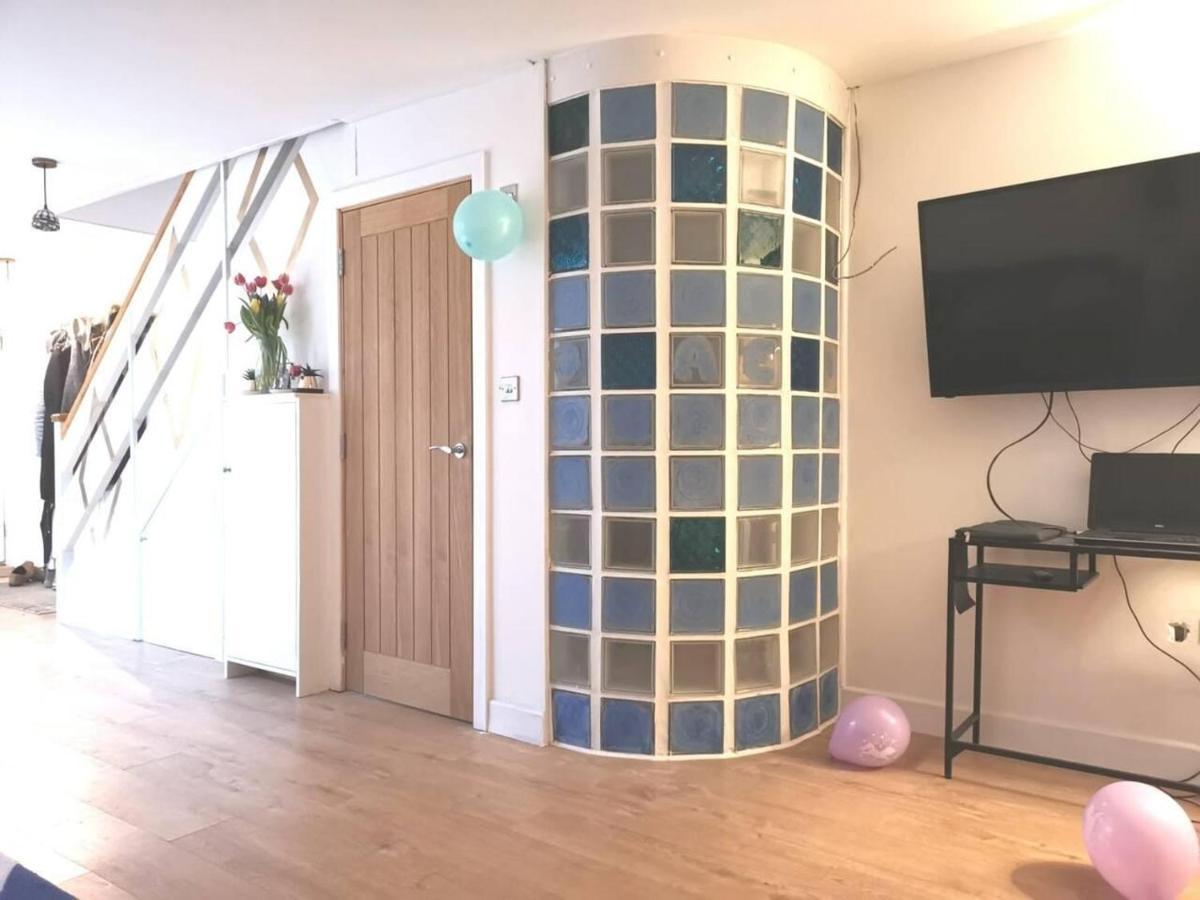 Free Parking - 4 Bed - 3 Bath - Sofa Bed - Digital Lock Entry London