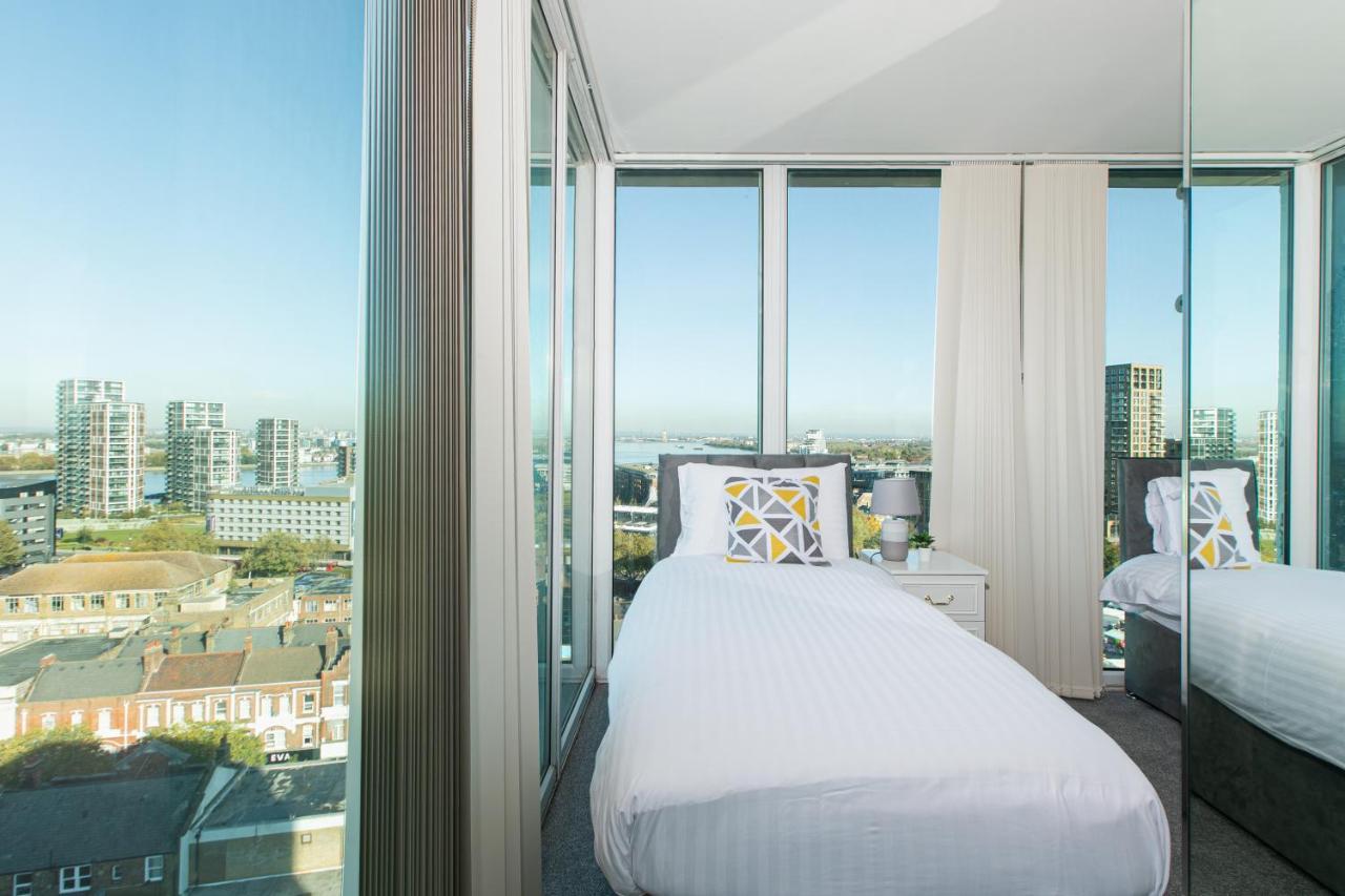 Skyvillion - 3bed Penthouse Near Airport, O2 Arena, Excel Centre With Parking Apartment