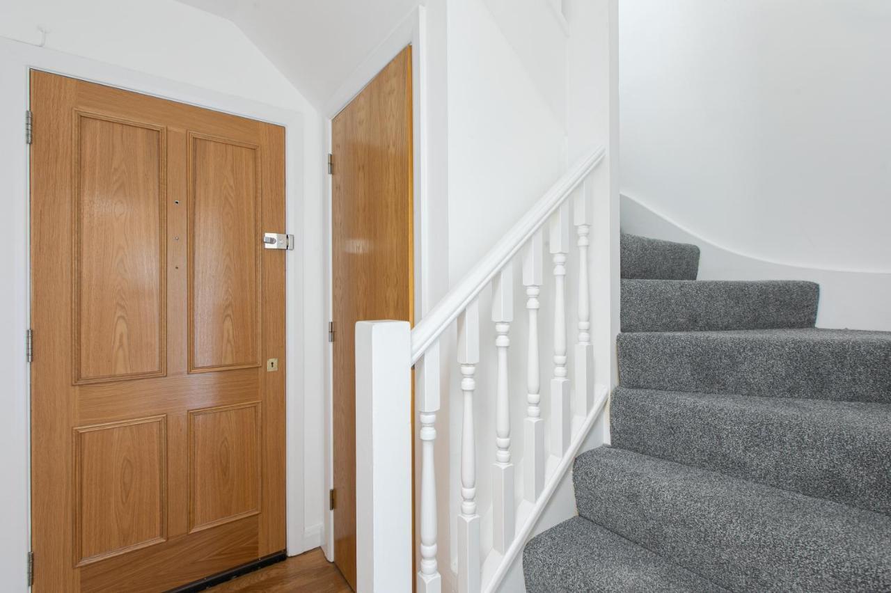 Skyvillion - 3bed Penthouse Near Airport, O2 Arena, Excel Centre With Parking London