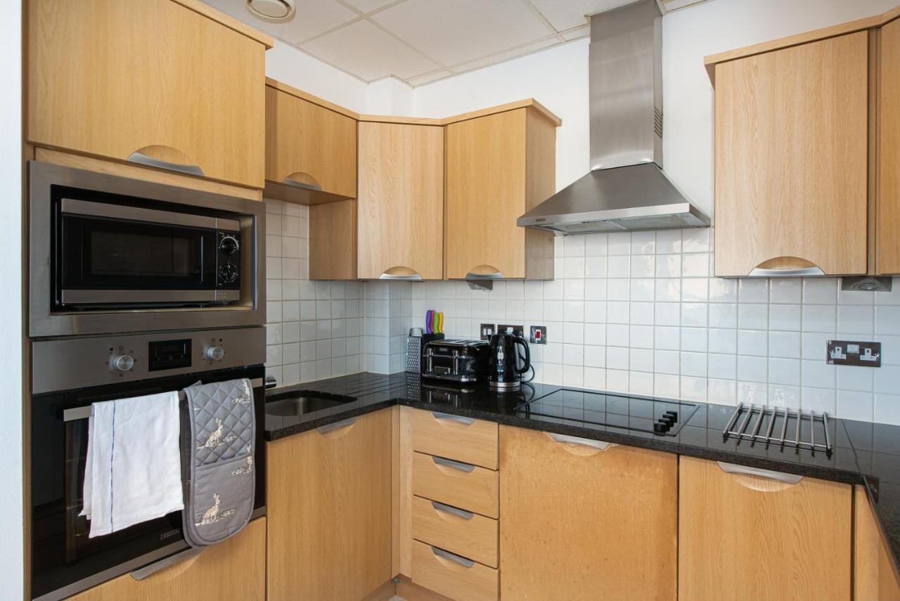 Skyvillion - 3bed Penthouse Near Airport, O2 Arena, Excel Centre With Parking London