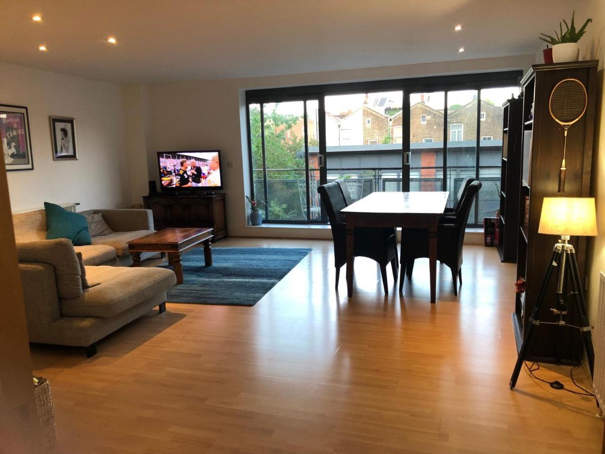Spacious, Bright And Modern Flat In Holloway Apartment *
