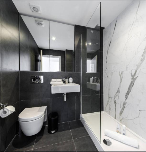 Stunning 2 Bed 2 Bath In Clerkenwell Apartment *