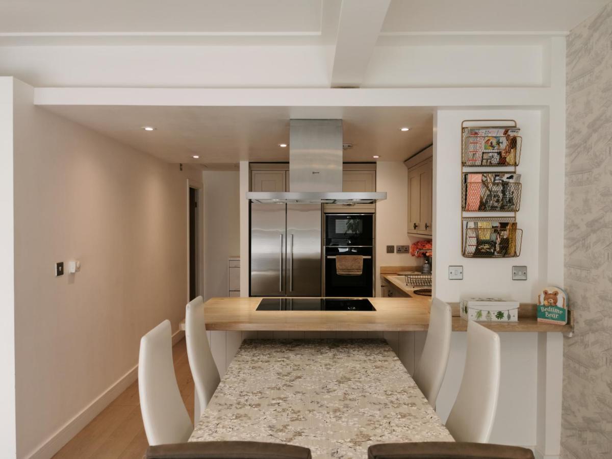 Stratford Apartment