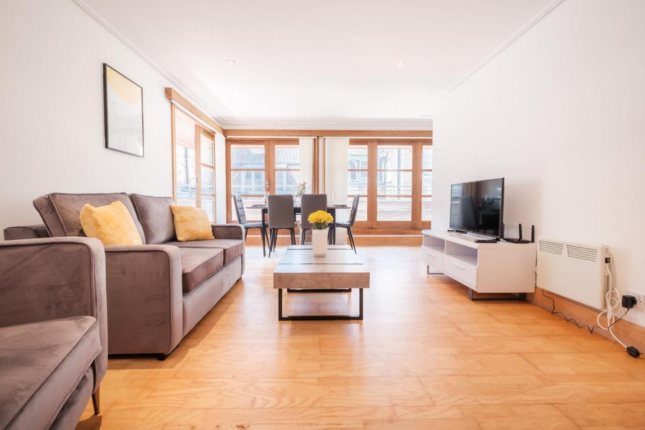 Holborn Penthouse Apartment *