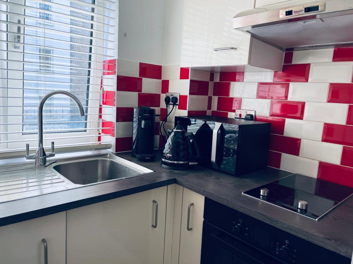 Stylish Newly Decorated Flat *