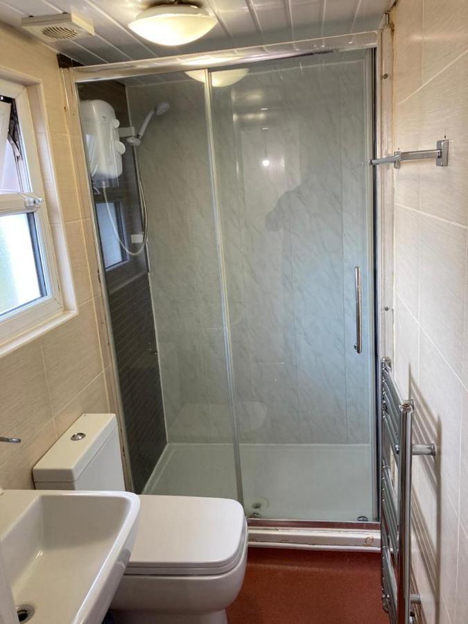 Snug 5-bedroom Residential In Great *