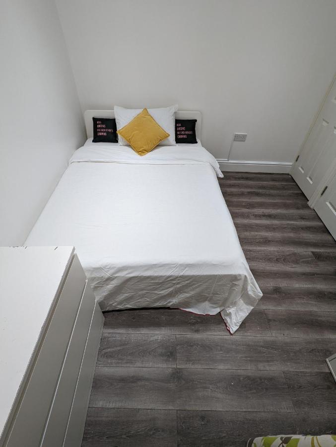 Guest house Mile End- Prime Location *