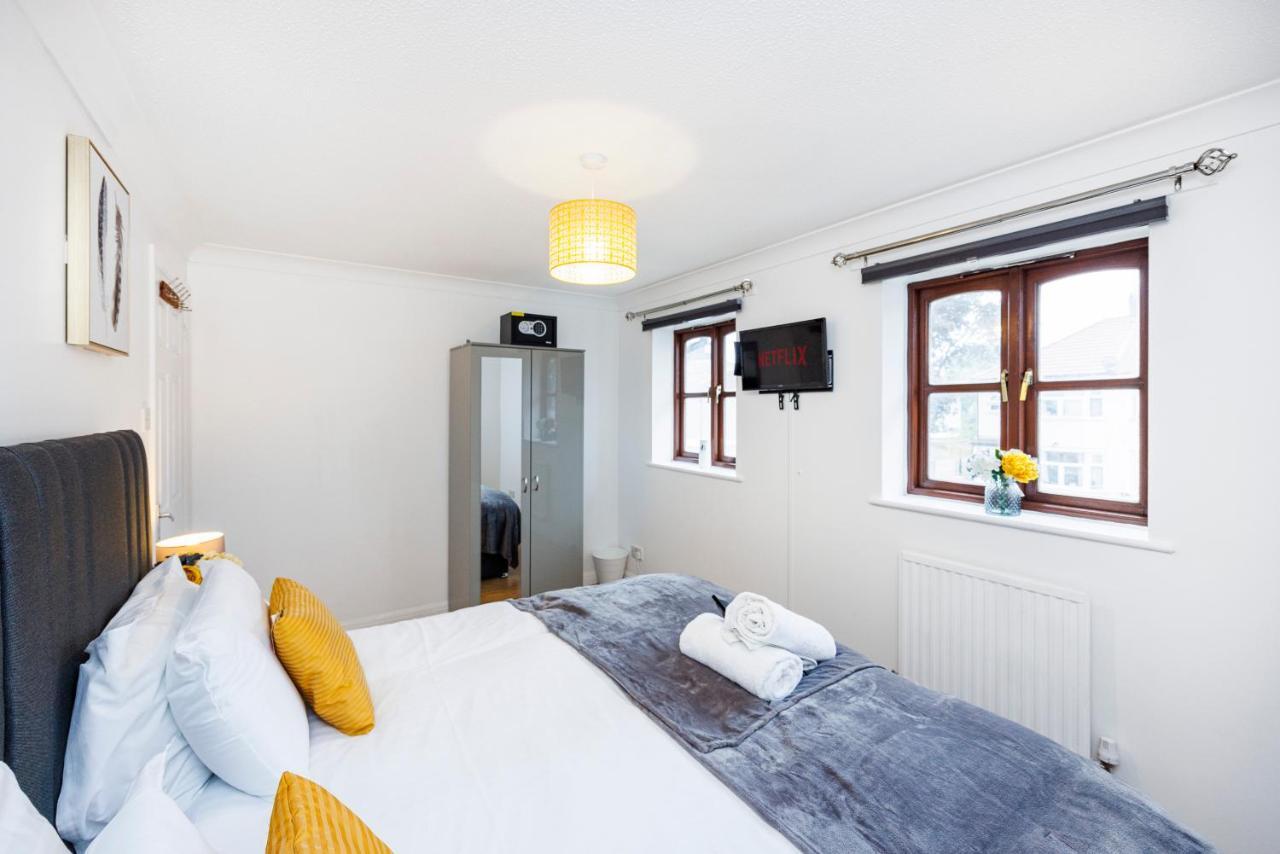 Lovely 2 Bd Hse With Parking Near Excel * Londres
