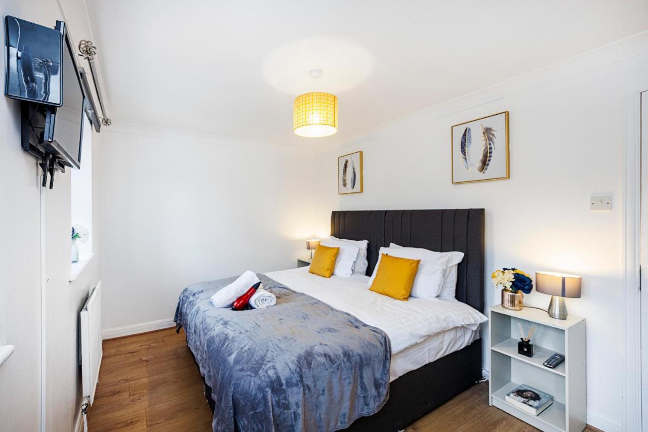 Lovely 2 Bd Hse With Parking Near Excel Londres