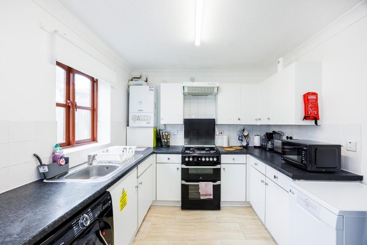 Lovely 2 Bd Hse With Parking Near Excel Londres
