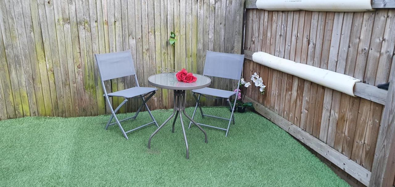 Apartment Trendy, Modern Garden Posh Peckham London