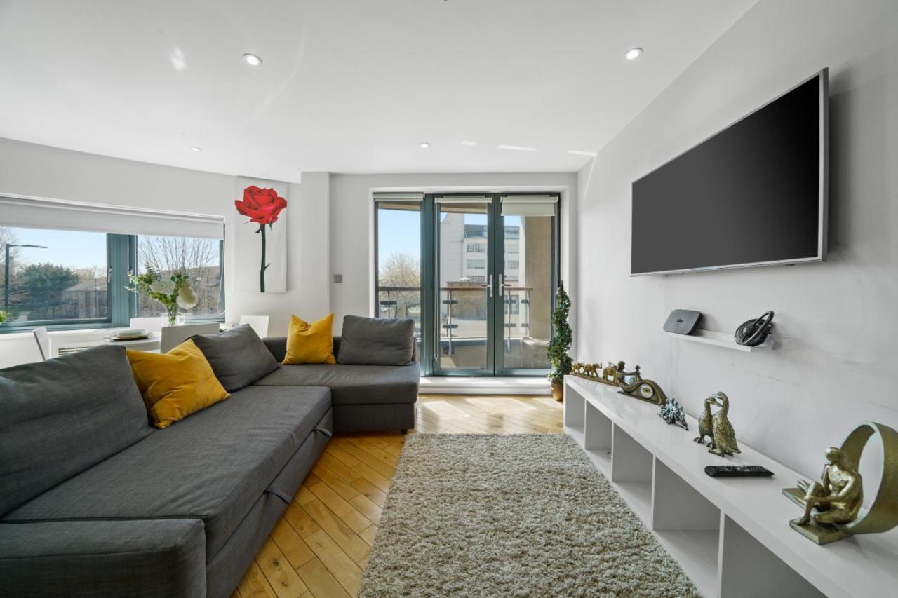 Amisha Modern Deluxe 2 Bed By Tower Bridge Apartment London