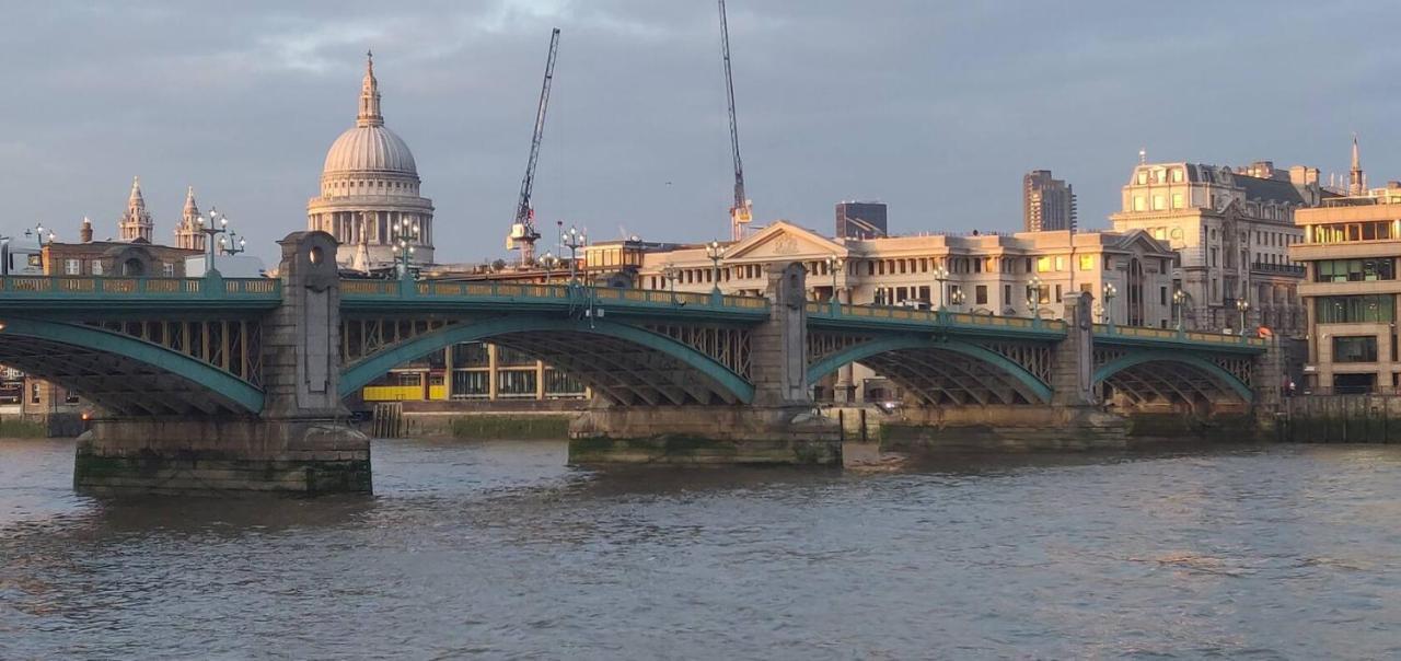 Apartment Amisha Modern Deluxe 2 Bed By Tower Bridge London