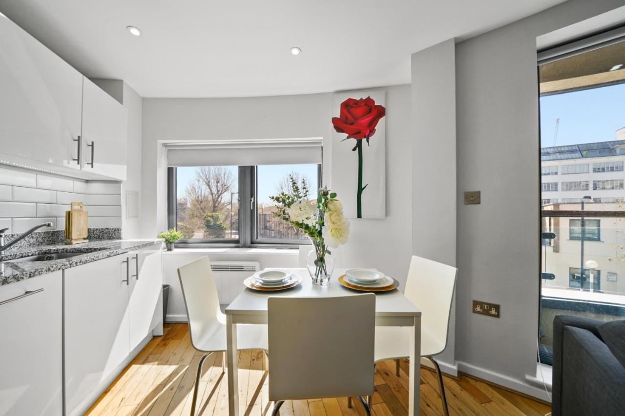 Amisha Modern Deluxe 2 Bed By Tower Bridge Apartment London