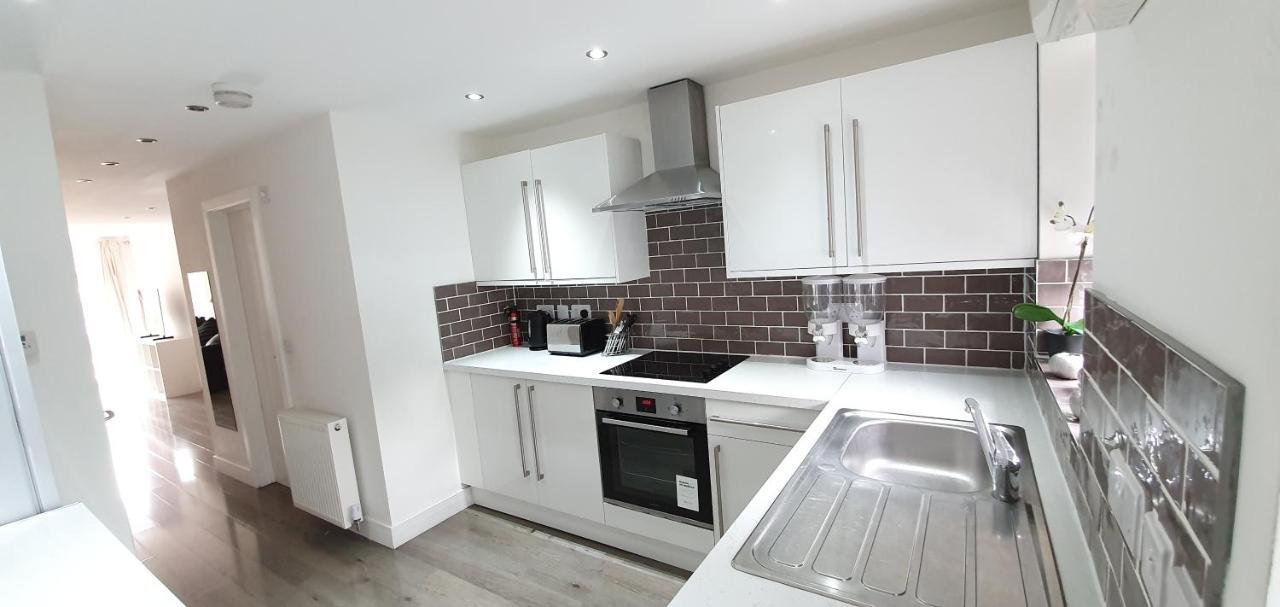 Trendy, Modern Garden Posh Peckham * London