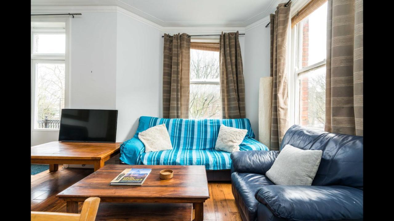 A Lovely, Bright And Airy, 3-bedroom Family * London