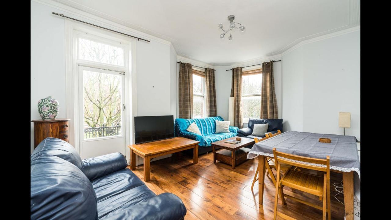 Apartment A Lovely, Bright And Airy, 3-bedroom Family *