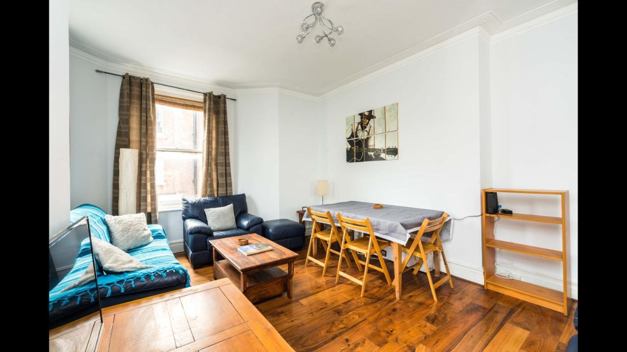 A Lovely, Bright And Airy, 3-bedroom Family London