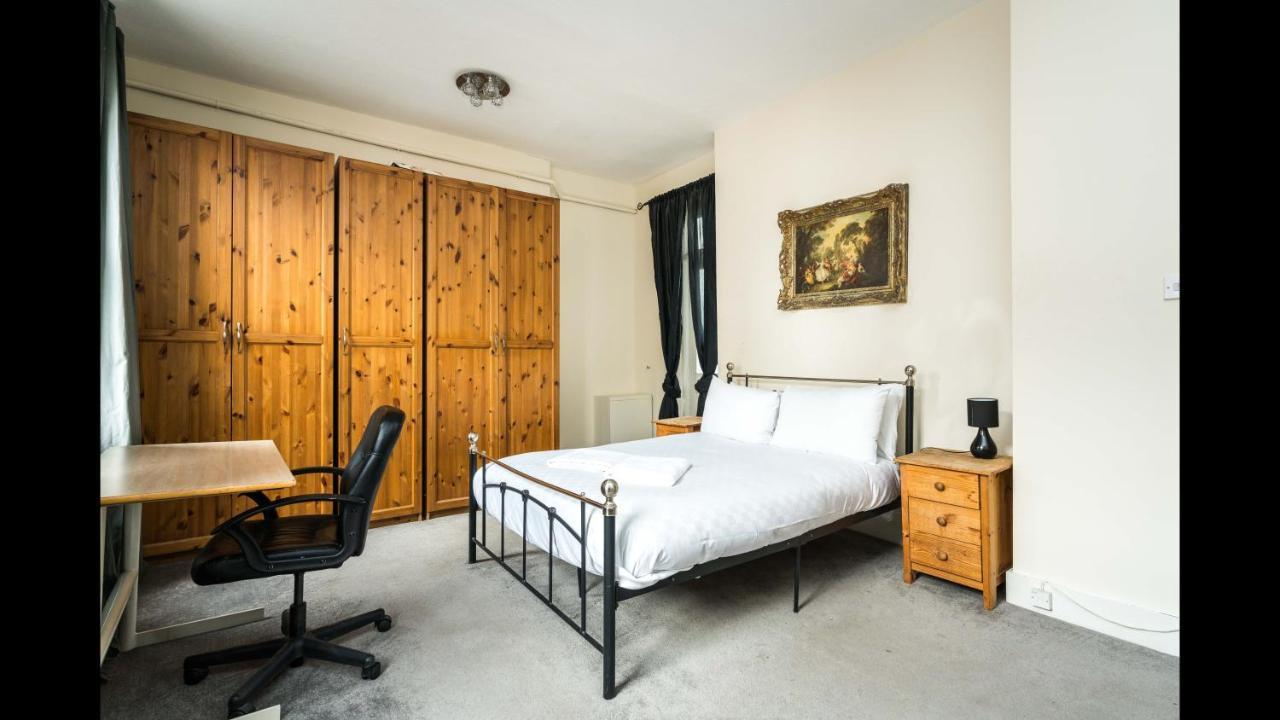 Apartment A Lovely, Bright And Airy, 3-bedroom Family London