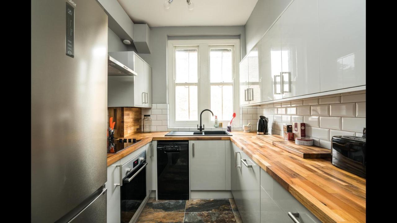 A Lovely, Bright And Airy, 3-bedroom Family London