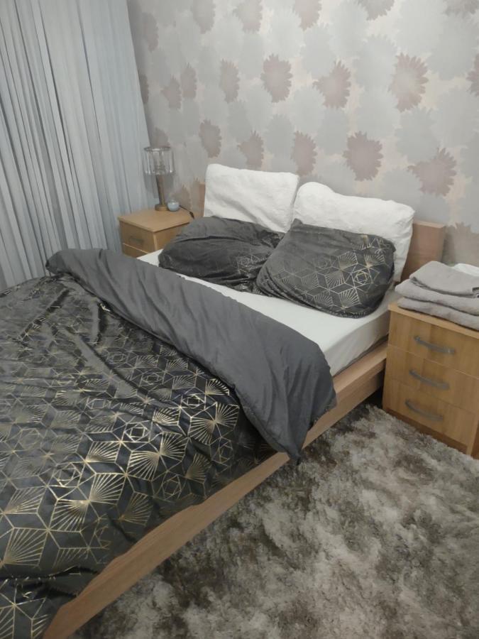 Quiet And Peaceful Double Bedroom In A Nice House With A Very Large Patio Guest house *
