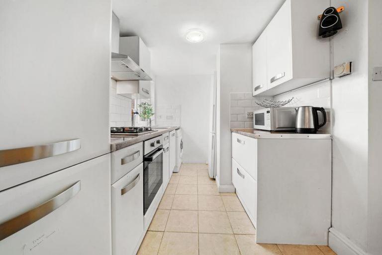 Apartment Canning Town Modern 2 Bedroom Excel Centre, Canary Wharf, Airport