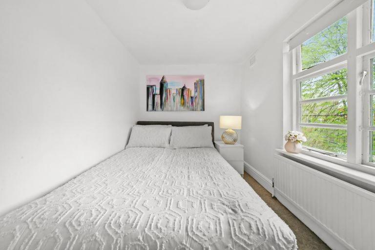 Canning Town Modern 2 Bedroom Excel Centre, Canary Wharf, Airport London