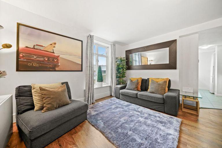 Canning Town Modern 2 Bedroom Excel Centre, Canary Wharf, Airport London