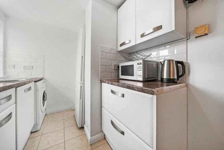 Canning Town Modern 2 Bedroom Excel Centre, Canary Wharf, Airport * London