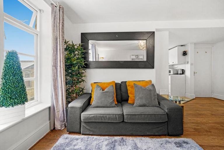 Apartment Canning Town Modern 2 Bedroom Excel Centre, Canary Wharf, Airport