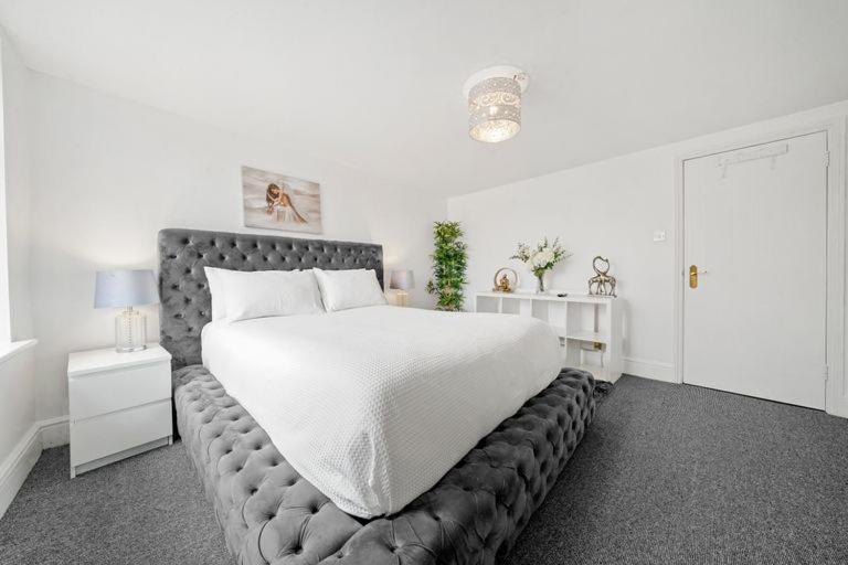 Canning Town Modern 2 Bedroom Excel Centre, Canary Wharf, Airport