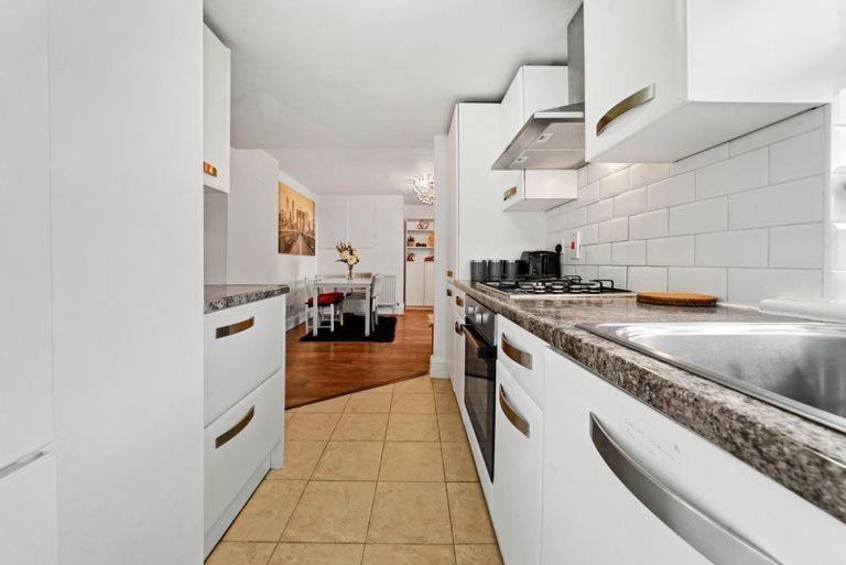 Apartment Canning Town Modern 2 Bedroom Excel Centre, Canary Wharf, Airport London