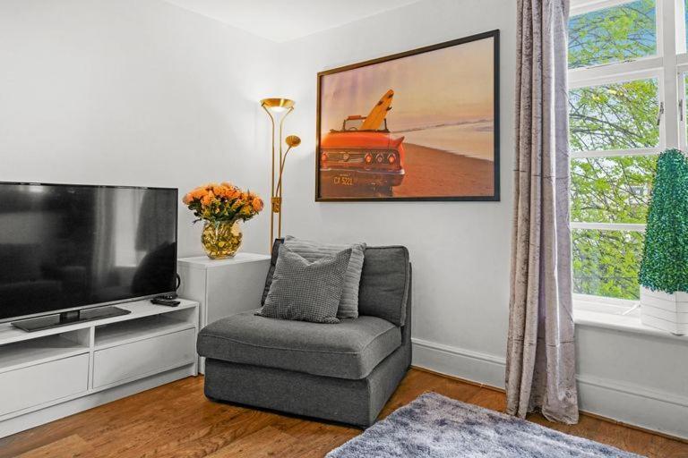 Apartment Canning Town Modern 2 Bedroom Excel Centre, Canary Wharf, Airport London