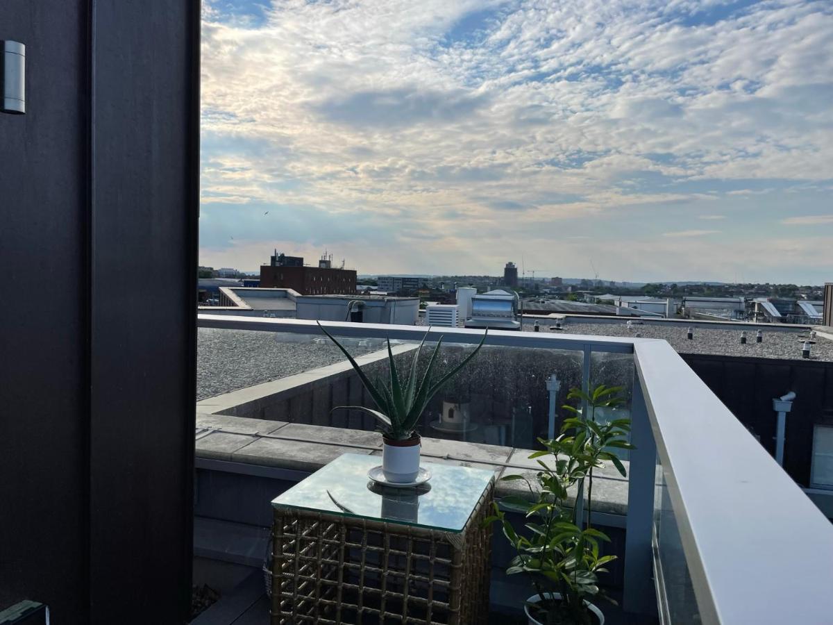 Apartamento Modern & Spacious Penthouse In North *