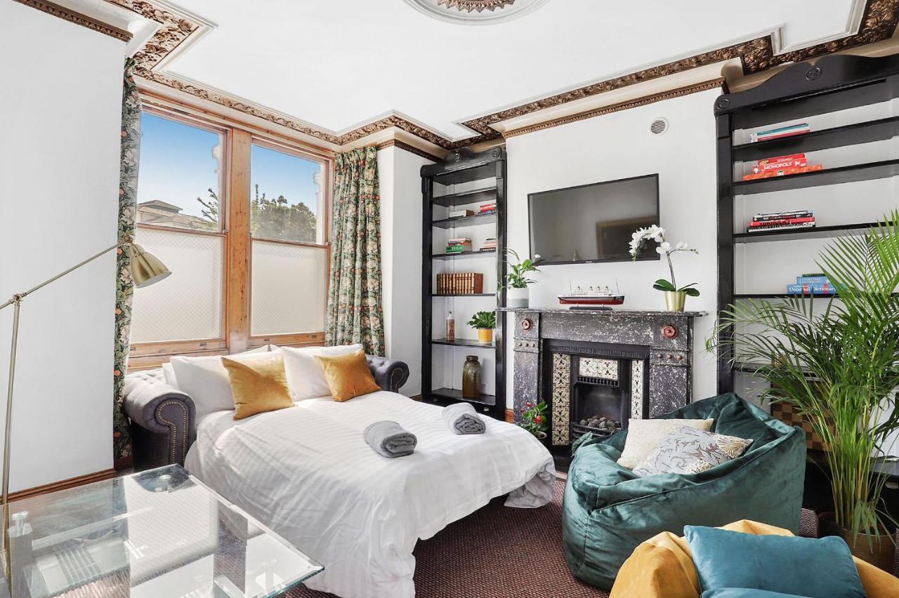 Stunning Victorian Property Near Canary Wharf! * Londres