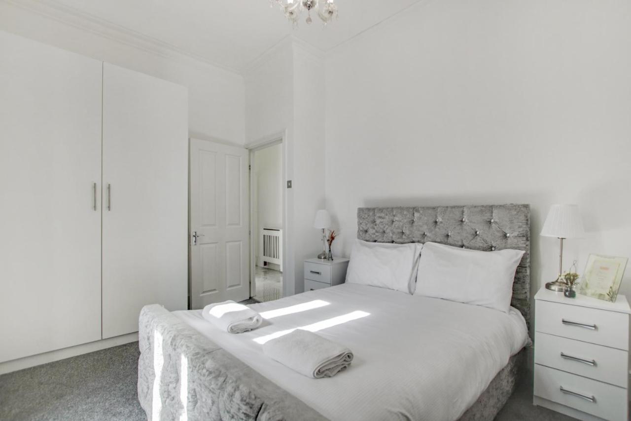 Maysa - Oxford Street Apartment