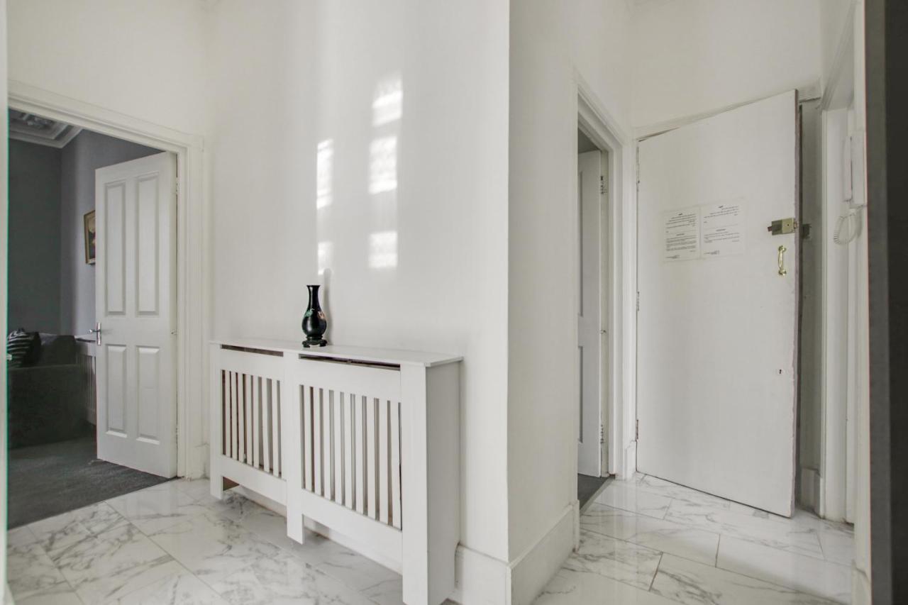 Maysa - Oxford Street Apartment London